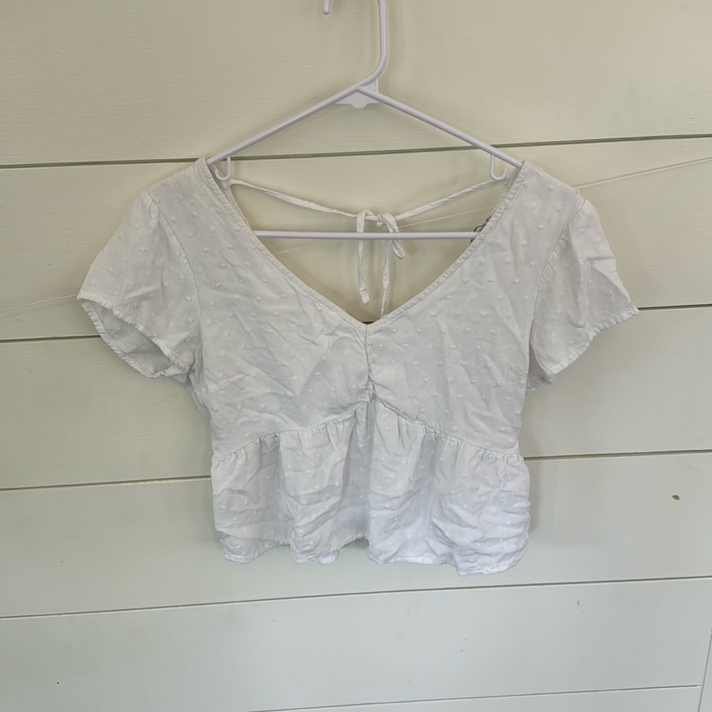Hollister V Neck cropped flutter bottom top Never worn!